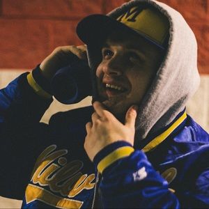 Meet your Posher, Max